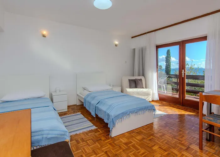 Family Friendly Seaside Privlaka, Zadar - 24008 아파트