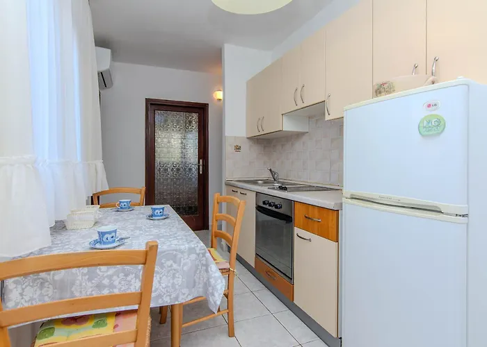 아파트 Family Friendly Seaside Privlaka, Zadar - 24008 *