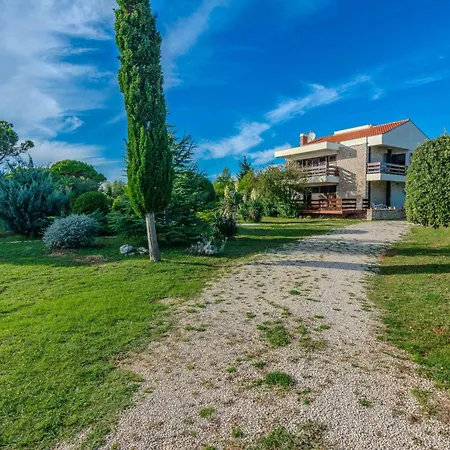 Family Friendly Seaside Privlaka, Zadar - 24008 Privlaka (Zadar)