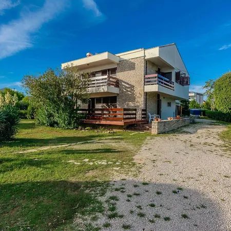 Family Friendly Seaside Privlaka, Zadar - 24008 * Privlaka (Zadar)