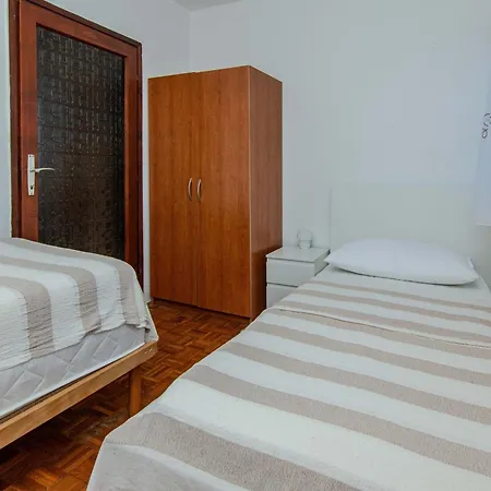 Family Friendly Seaside Privlaka, Zadar - 24008 Apartmán