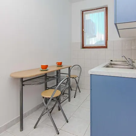 Family Friendly Seaside Privlaka, Zadar - 24008 * Privlaka (Zadar)