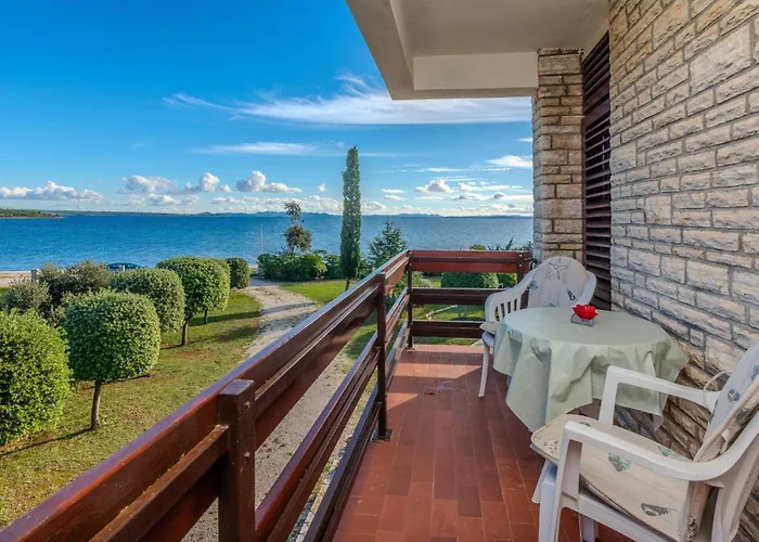 Family Friendly Seaside Privlaka, Zadar - 24008 Privlaka (Zadar)